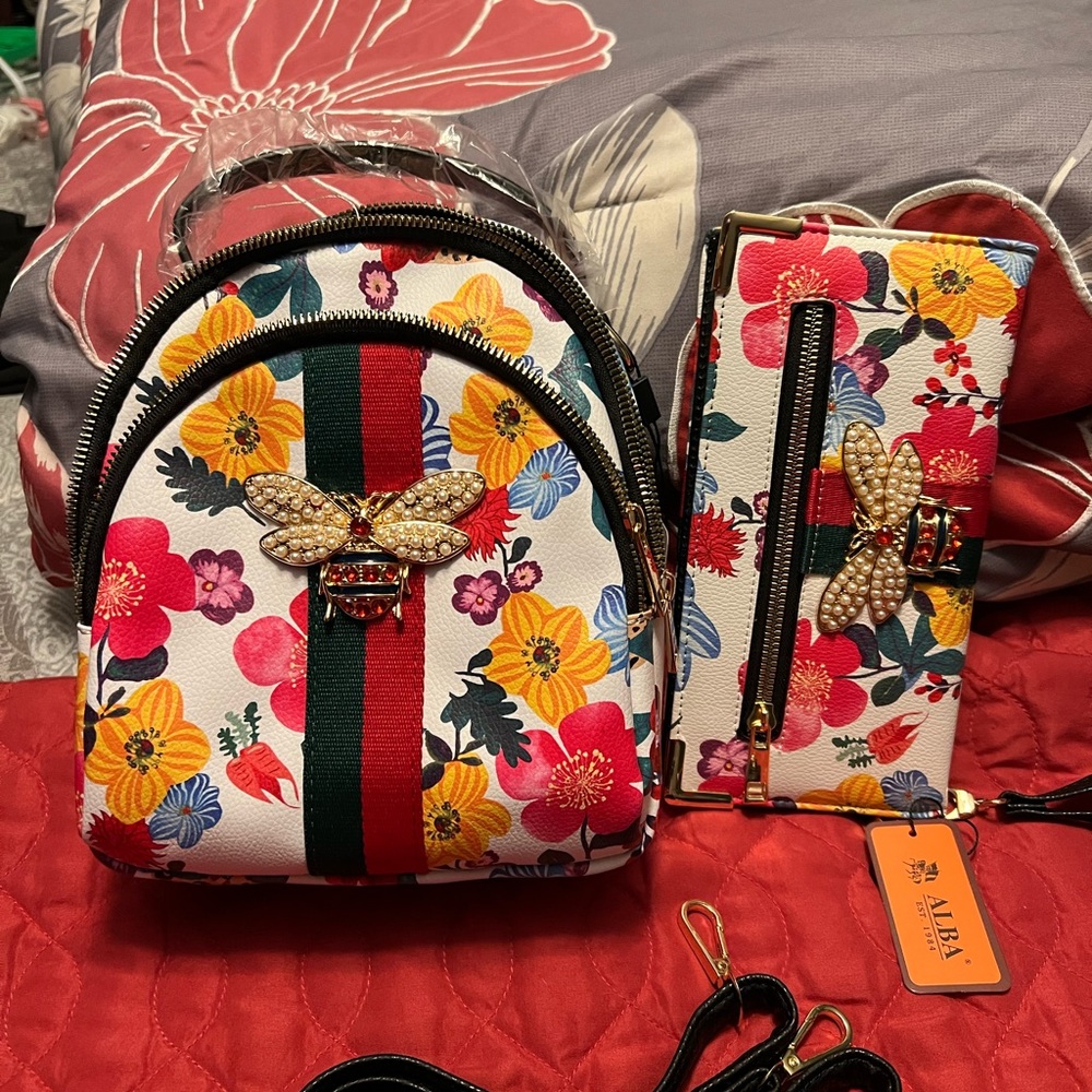 Bee mini backpack tote/crossbody w/matching wallet